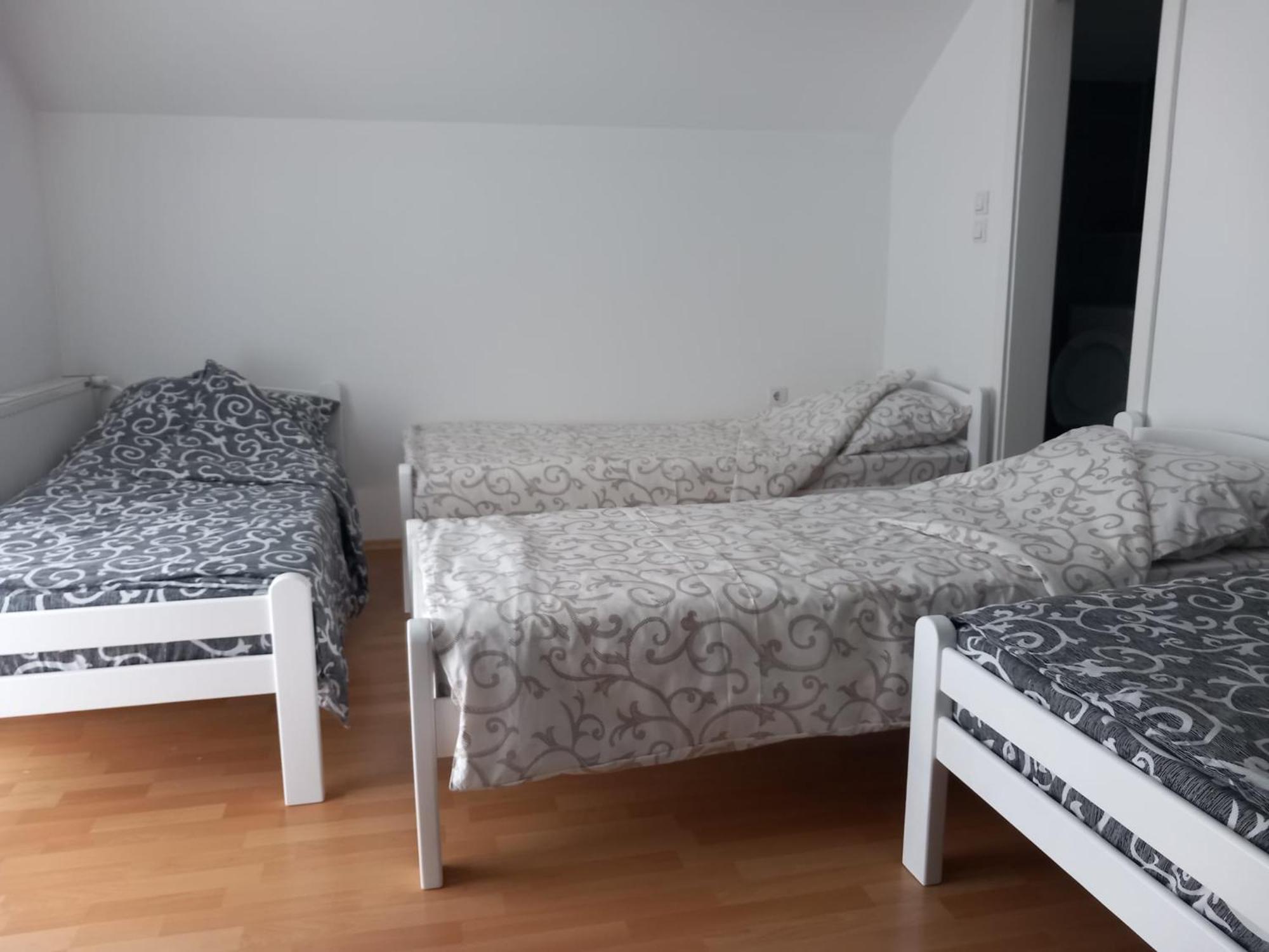 Tri Sesira Ljubovija Hotel Екстериор снимка