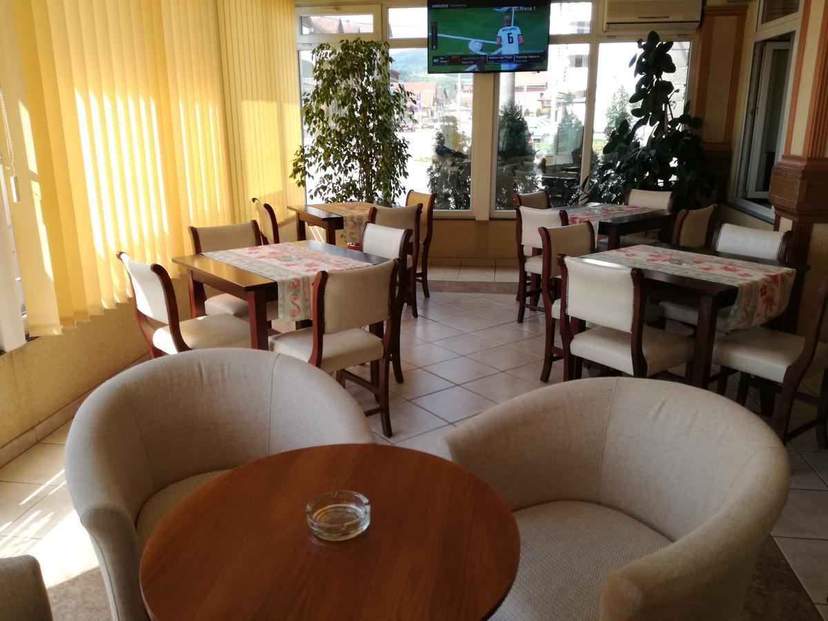 Tri Sesira Ljubovija Hotel Екстериор снимка
