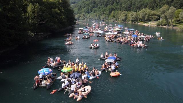 Tri Sesira Ljubovija Hotel Екстериор снимка