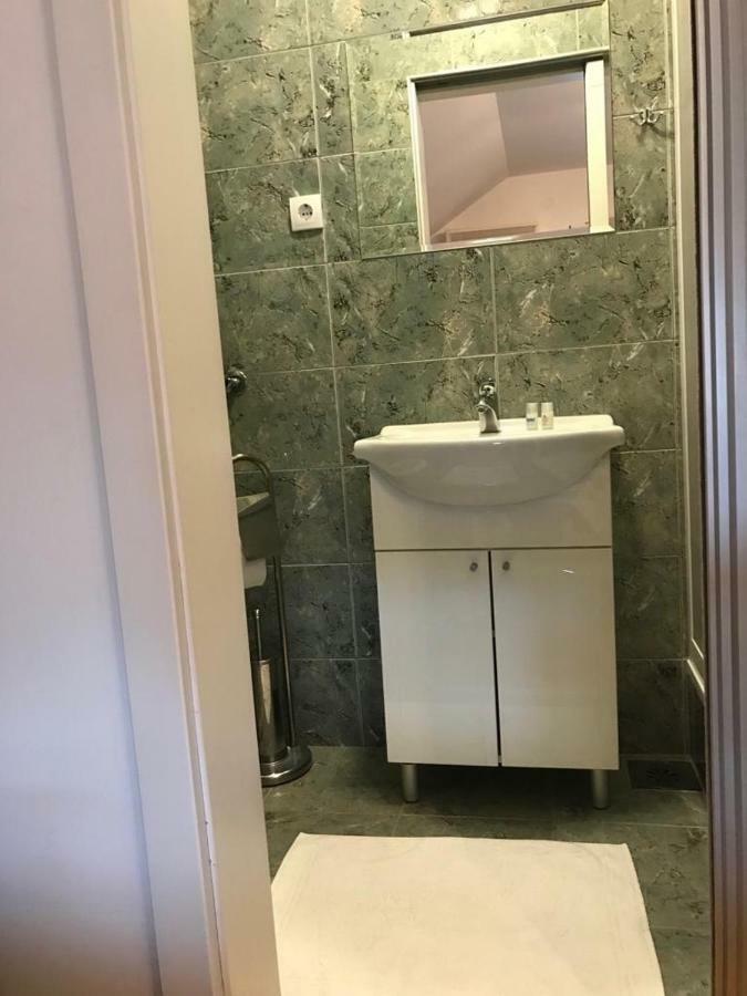 Tri Sesira Ljubovija Hotel Екстериор снимка