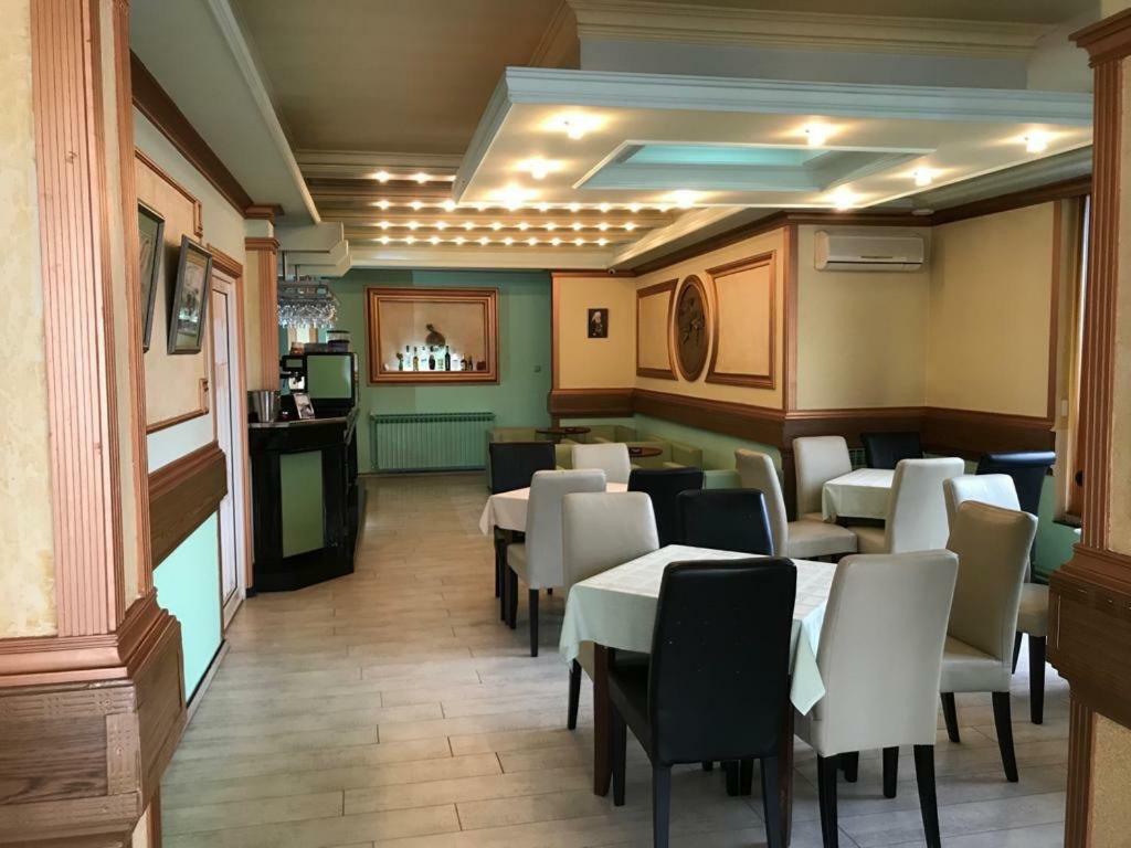 Tri Sesira Ljubovija Hotel Екстериор снимка